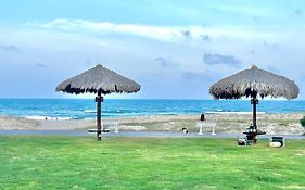 Beach Way com vista mar ao lado do parque